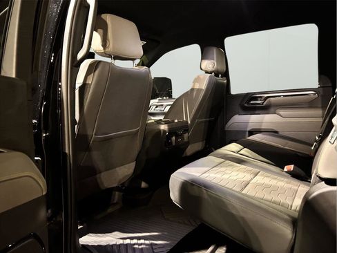 Used 2025 Chevrolet Silverado 2500 ZR2 image 6