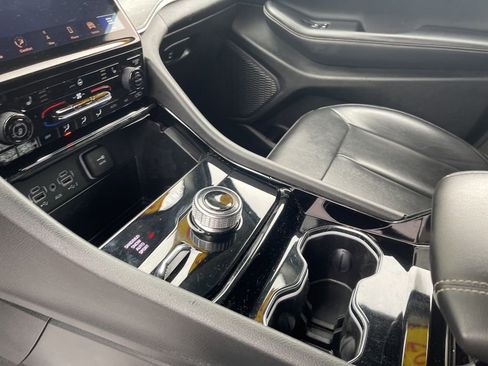 Used 2023 Jeep Grand Cherokee L Limited image 17