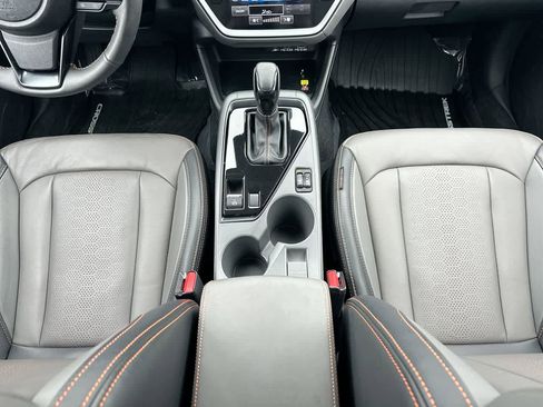 Certified 2024 Subaru Crosstrek 2.5i Limited w/ Crosstrek Mirror Package image 30