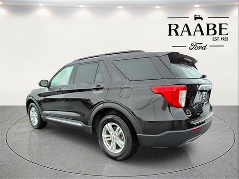 Used 2023 Ford Explorer XLT w/ Equipment Group 202A image 5