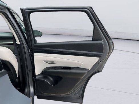 Used 2026 Hyundai Tucson Limited AWD/4WD image 16