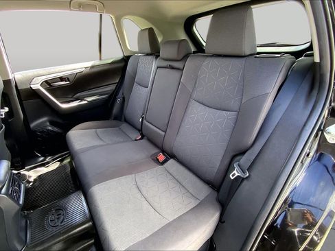 Used 2021 Toyota RAV4 XLE w/ XLE Grade Weather Package AWD/4WD image 20