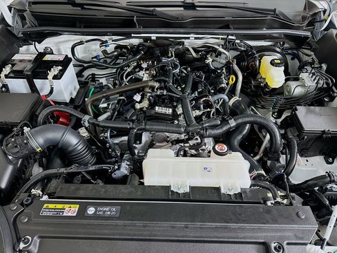 Certified 2025 Toyota 4Runner SR5 AWD/4WD image 29