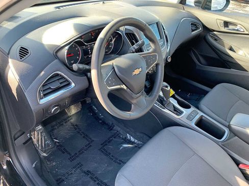 Used 2019 Chevrolet Cruze LT w/ Convenience Package image 10
