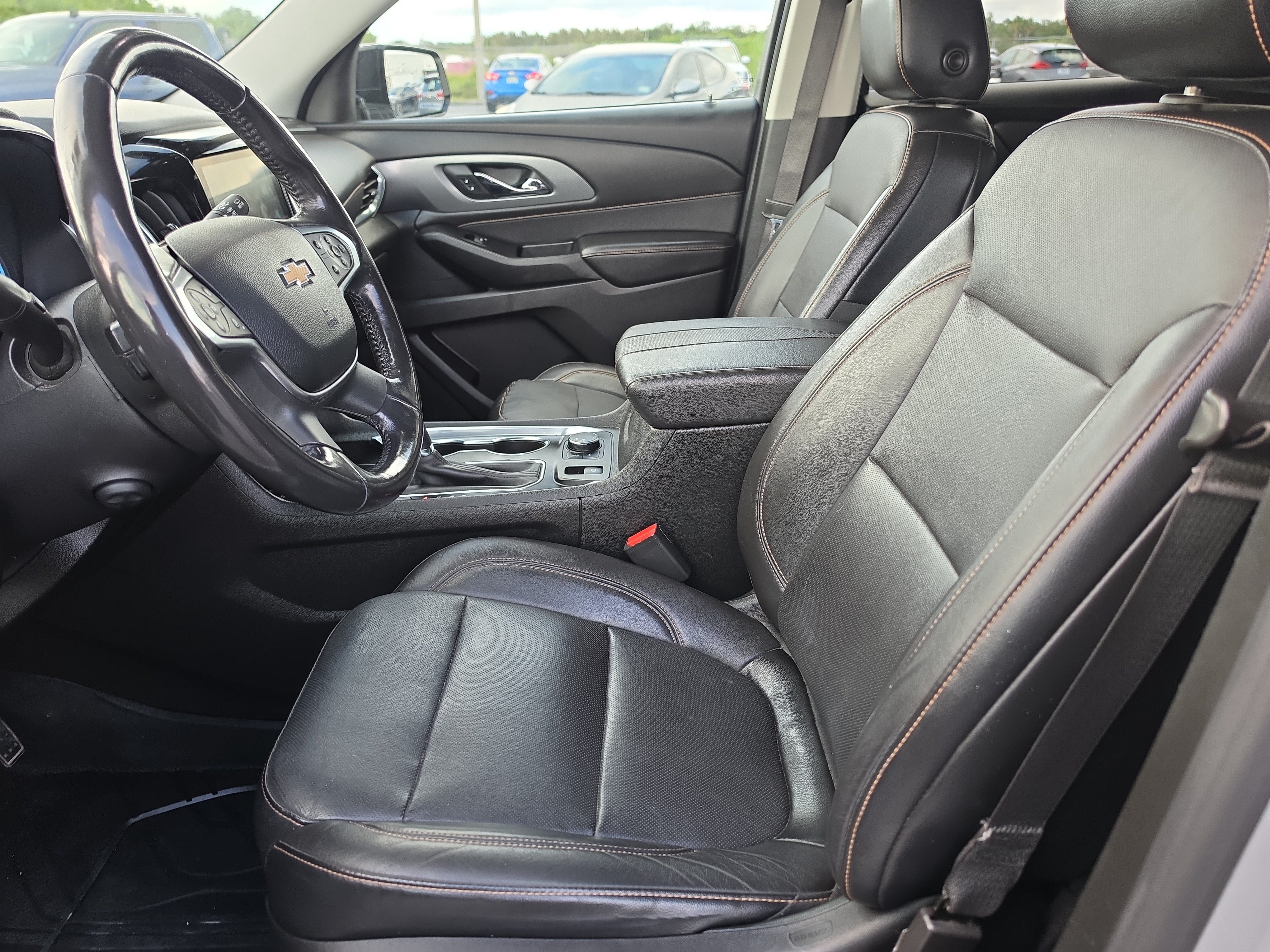 Certified 2019 Chevrolet Traverse Premier w/ Redline Edition AWD/4WD image 17
