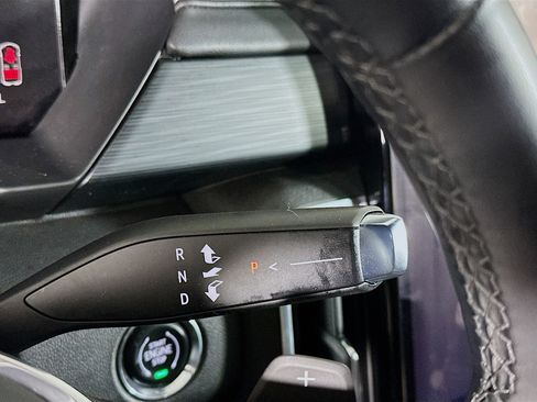 Used 2025 GMC Acadia Elevation image 24