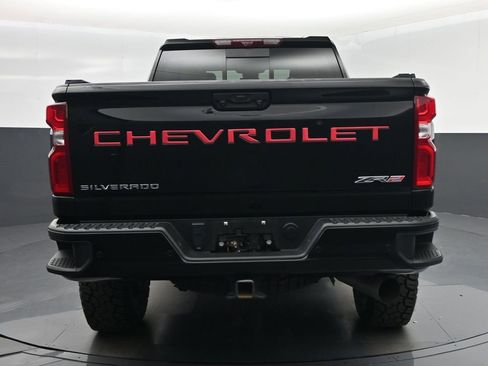 Used 2024 Chevrolet Silverado 2500 ZR2 w/ Technology Package image 27