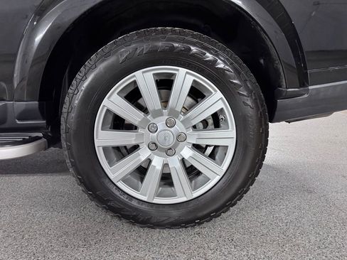 Used 2016 Land Rover LR4 AWD/4WD image 13