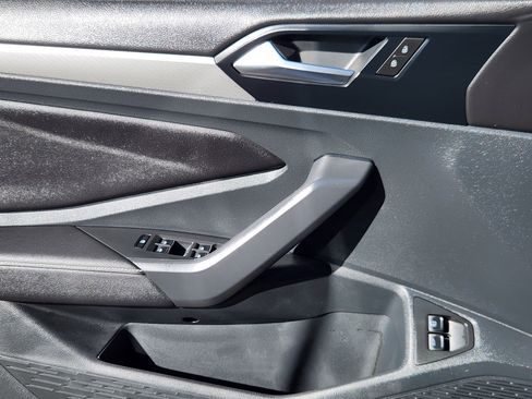 Used 2024 Volkswagen Jetta S image 7