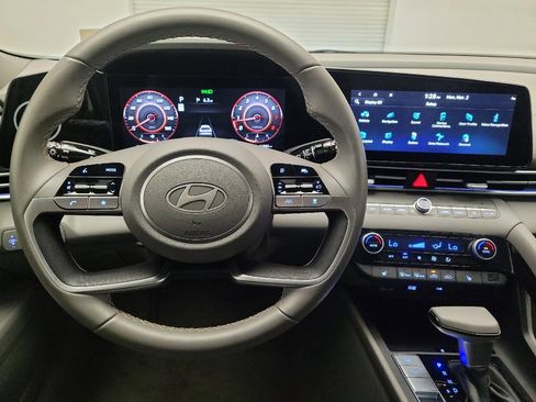 Used 2025 Hyundai Elantra SEL FWD image 22