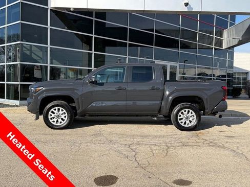 Used 2025 Toyota Tacoma SR5 image 6