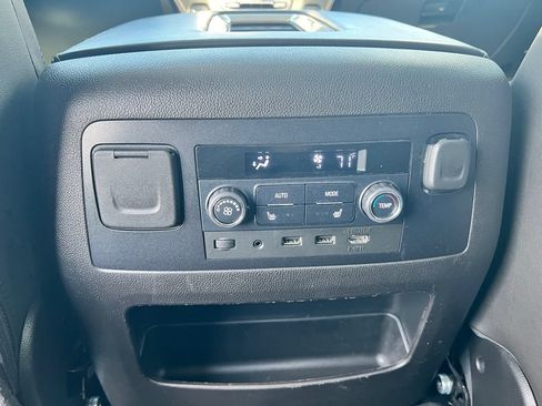 Used 2019 GMC Yukon Denali w/ Denali Ultimate Package AWD/4WD image 43