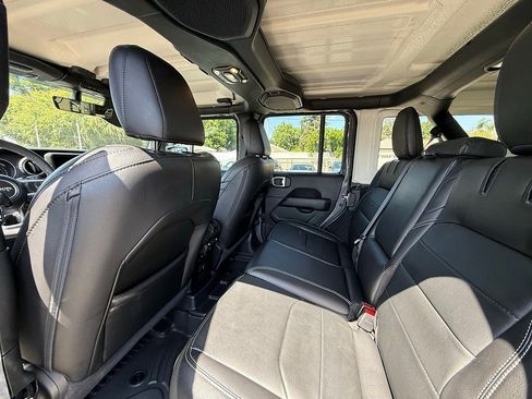 Used 2023 Jeep Wrangler Unlimited Sahara AWD/4WD image 7