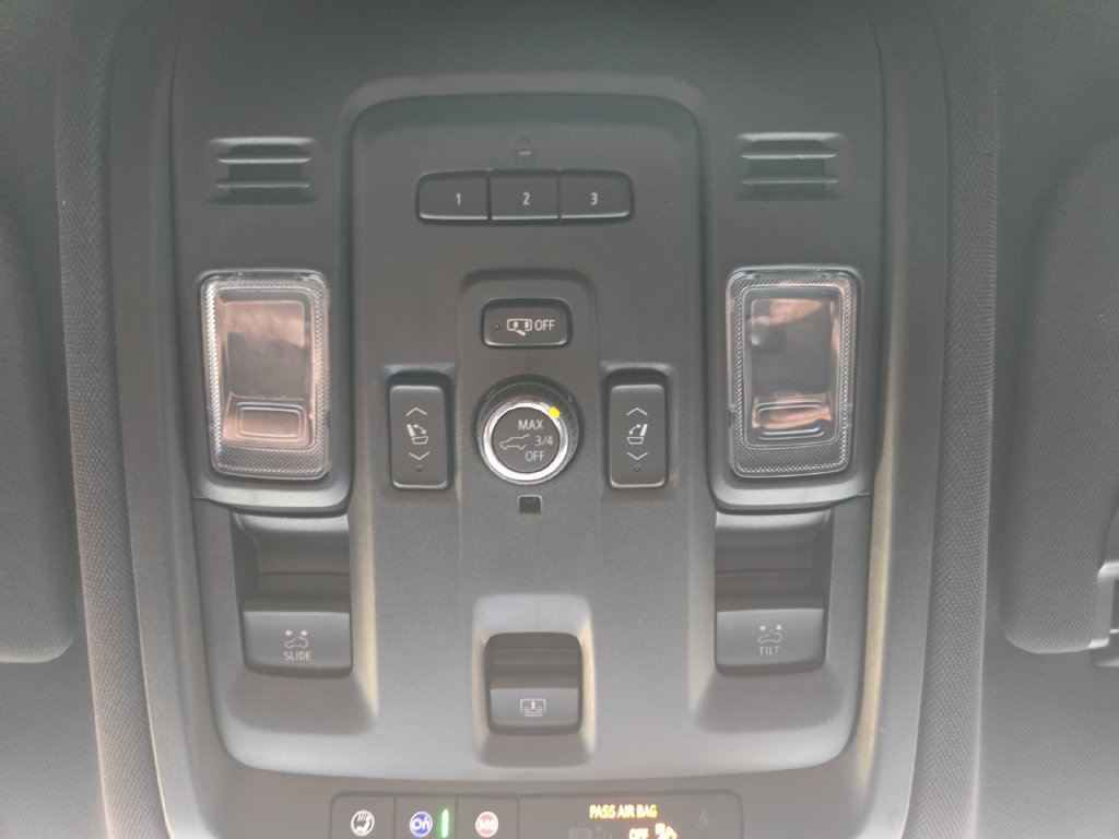 Used 2024 GMC Yukon XL SLT w/ SLT Premium Package AWD/4WD image 29