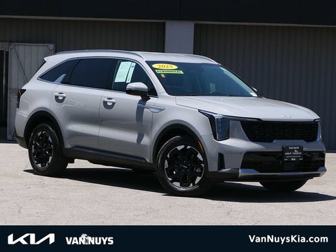 Used 2025 Kia Sorento S FWD image 1