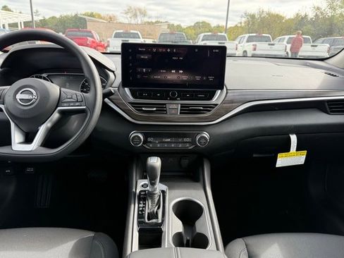 New 2025 Nissan Altima 2.5 SV w/ SV Special Edition Package image 24