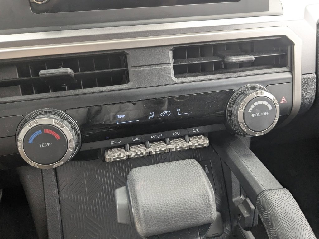 Used 2025 Toyota 4Runner SR5 AWD/4WD image 21