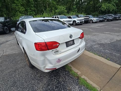 Used 2012 Volkswagen Jetta SE FWD image 5