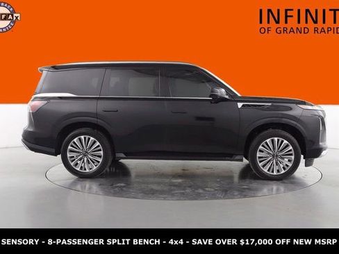 Used 2025 INFINITI QX80 Sensory image 2