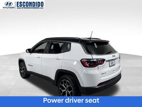 Used 2025 Jeep Compass Limited image 3