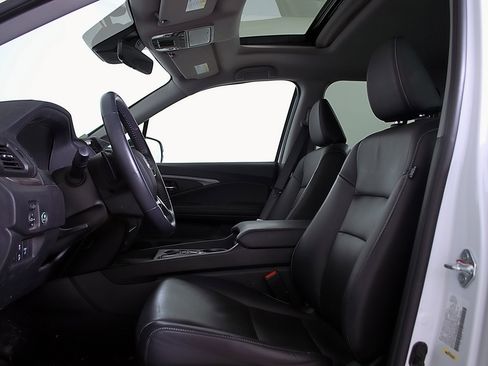 Used 2025 Honda Ridgeline RTL image 12