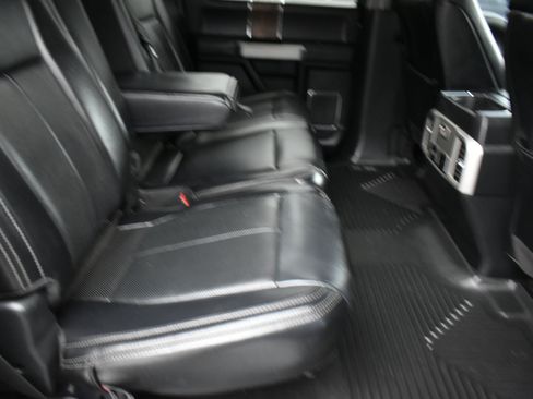 Used 2019 Ford F150 Lariat image 28