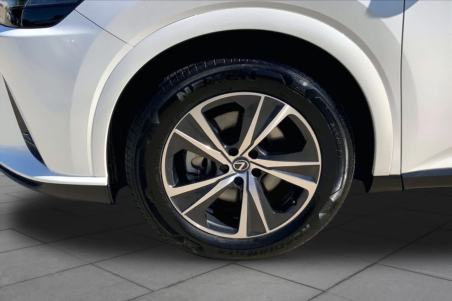 Used 2024 Lexus RX 350 FWD w/ Technology Package image 11