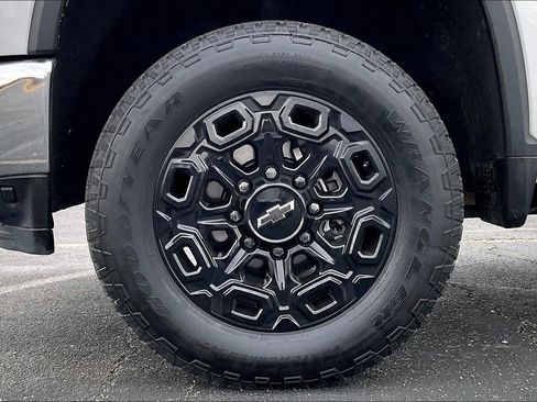 Used 2023 Chevrolet Silverado 2500 LT image 9