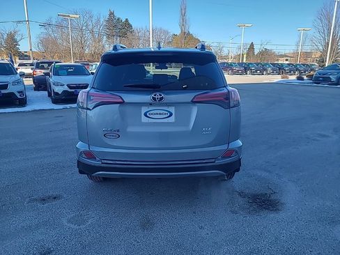Used 2018 Toyota RAV4 XLE image 4
