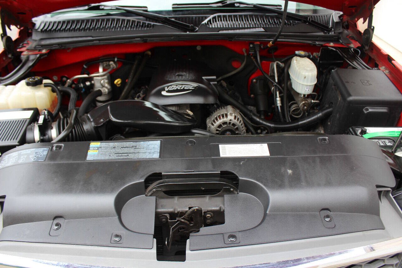 Used 2005 Chevrolet Silverado 3500 4x4 Regular Cab image 25
