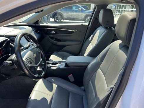 Used 2018 Chevrolet Impala LT w/ LT Leather Package FWD image 9