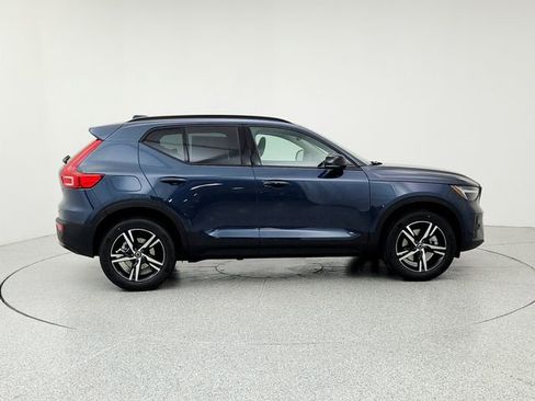 New 2026 Volvo XC40 B5 Core w/ Climate Package image 4