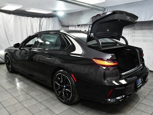 Used 2025 BMW 760i xDrive image 71