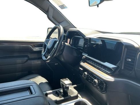 Used 2022 Chevrolet Silverado 1500 LT Trail Boss w/ LT Trail Boss Premium Package image 10