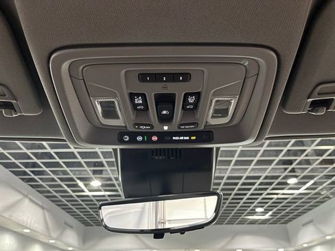 Used 2025 GMC Sierra 2500 Denali w/ Technology Package AWD/4WD image 23