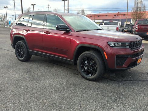 New 2026 Jeep Grand Cherokee Altitude image 1