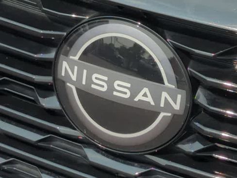 Used 2025 Nissan Sentra SR FWD image 12