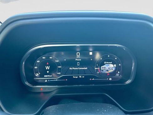 Used 2023 GMC Yukon AT4 w/ Technology Package AWD/4WD image 18