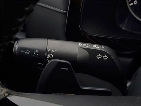 Used 2023 Nissan Pathfinder SL image 16