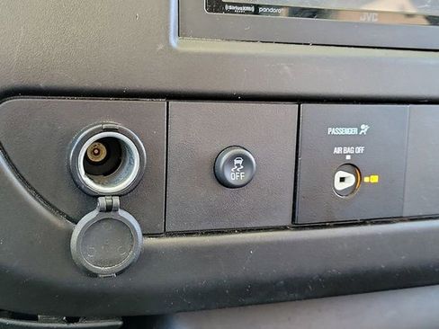 Used 2019 Chevrolet Express 2500 w/ Driver Convenience Package image 30