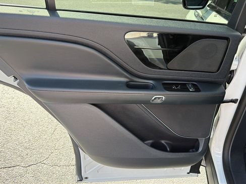 Used 2026 Lincoln Aviator AWD image 19
