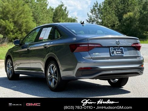 Used 2024 Volkswagen Jetta SE FWD image 12