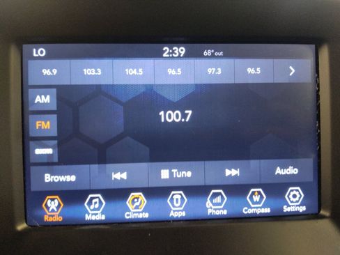 Used 2018 Jeep Compass Sport w/ Tech Group FWD image 25