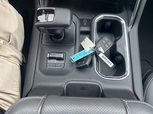 Used 2024 GMC Sierra 1500 Denali w/ Technology Package image 23