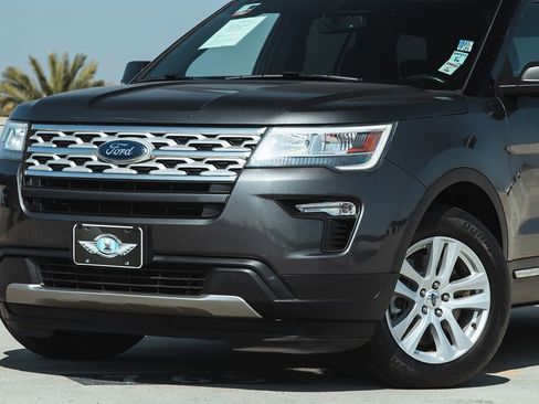Used 2019 Ford Explorer XLT w/ Equipment Group 201A image 2