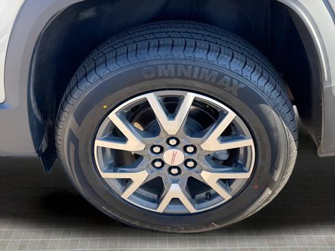 Used 2023 GMC Acadia SLE w/ Driver Convenience Package image 15