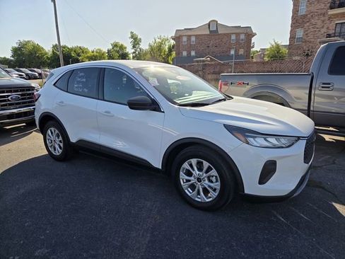 Certified 2024 Ford Escape Active FWD image 3
