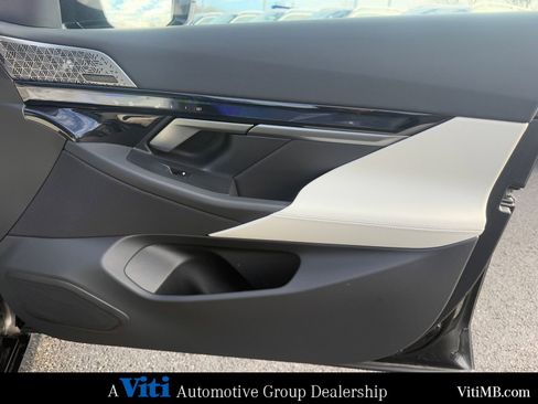 Used 2025 BMW i5 M60 w/ Executive Package image 29