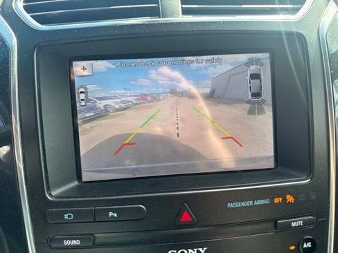 Used 2019 Ford Explorer Limited w/ Ford Safe & Smart Package AWD/4WD image 17