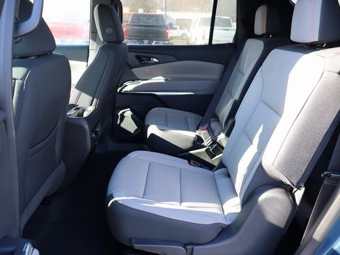 Used 2025 Chevrolet Traverse LT w/ Driver Confidence Package image 18